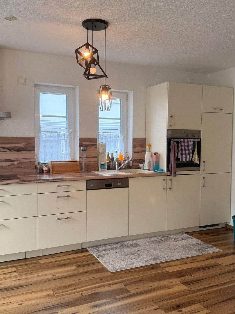 Predaj domu 200 m², pozemok 375 m², Brunnweg 12, Obertraubling, Bavorsko Predaj domu 200 m², pozemok 375 m², Brunnweg 12, Obertraubling, Bavorsko
