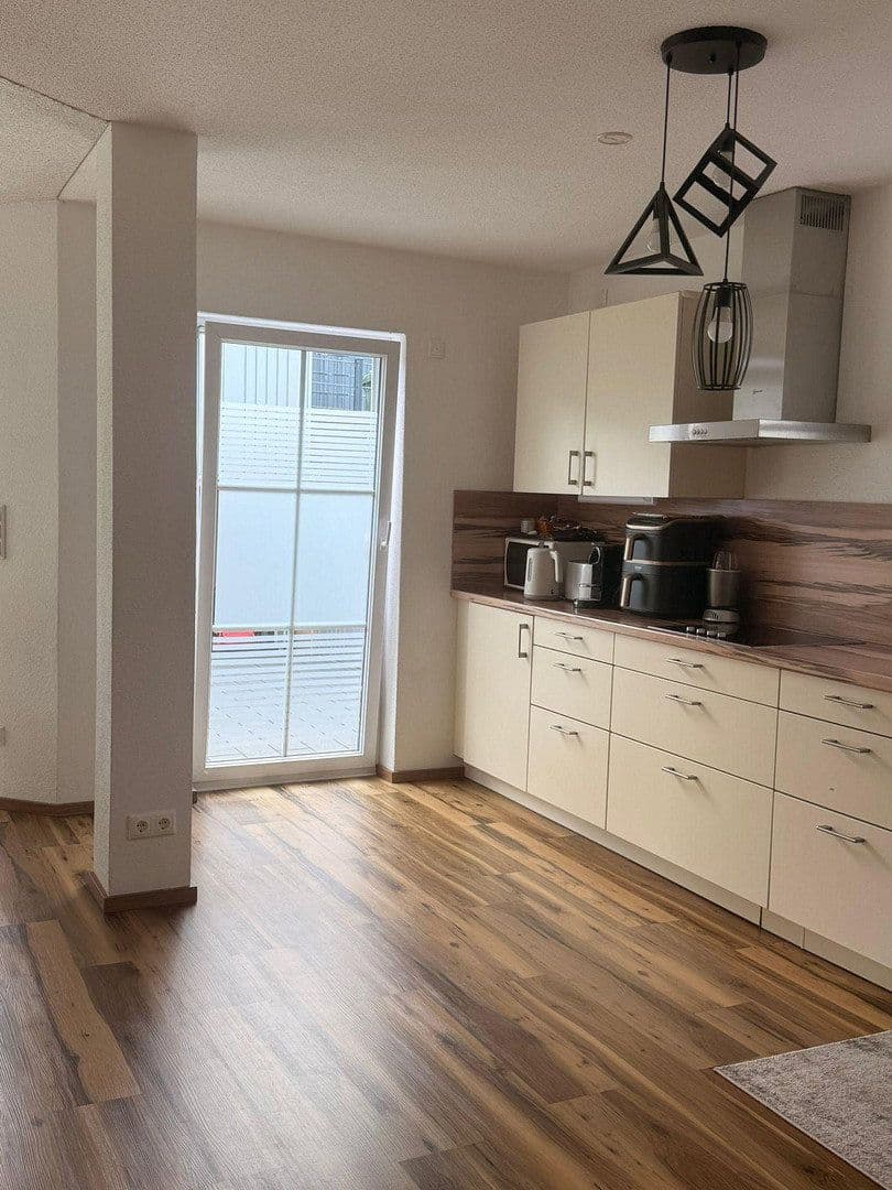Predaj domu 200 m², pozemok 375 m², Brunnweg 12, Obertraubling, Bavorsko Predaj domu 200 m², pozemok 375 m², Brunnweg 12, Obertraubling, Bavorsko