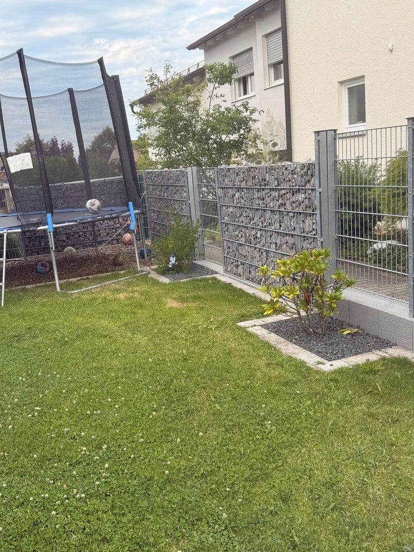 Predaj domu 200 m², pozemok 375 m², Brunnweg 12, Obertraubling, Bavorsko Predaj domu 200 m², pozemok 375 m², Brunnweg 12, Obertraubling, Bavorsko