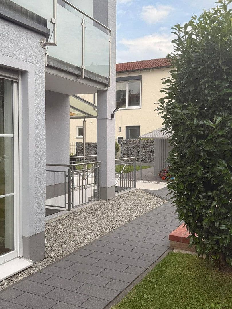 Predaj domu 200 m², pozemok 375 m², Brunnweg 12, Obertraubling, Bavorsko Predaj domu 200 m², pozemok 375 m², Brunnweg 12, Obertraubling, Bavorsko