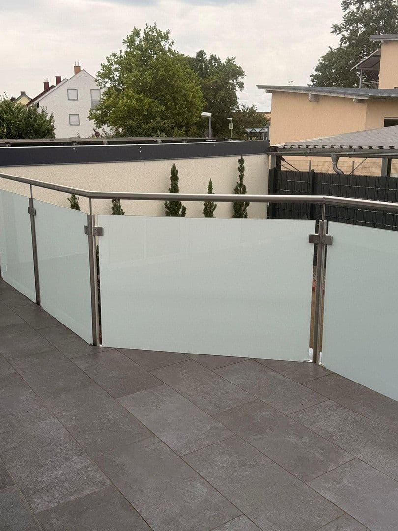 Predaj domu 200 m², pozemok 375 m², Brunnweg 12, Obertraubling, Bavorsko Predaj domu 200 m², pozemok 375 m², Brunnweg 12, Obertraubling, Bavorsko