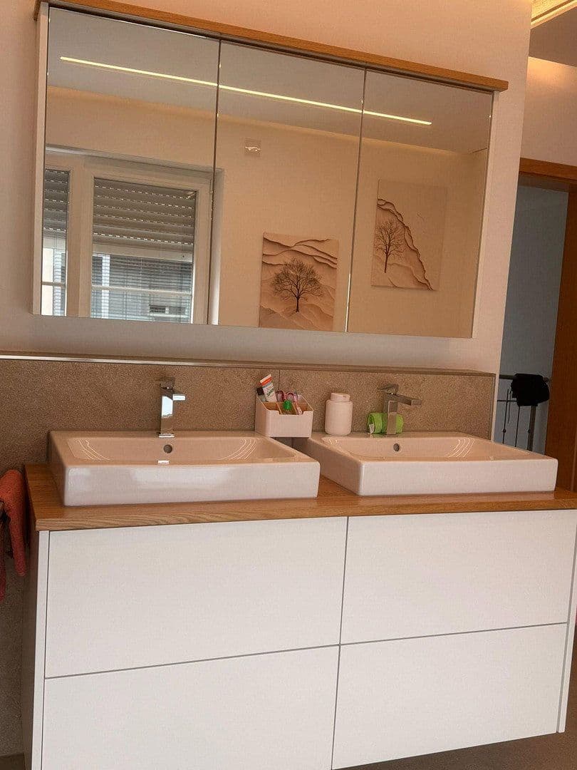 Predaj domu 200 m², pozemok 375 m², Brunnweg 12, Obertraubling, Bavorsko Predaj domu 200 m², pozemok 375 m², Brunnweg 12, Obertraubling, Bavorsko