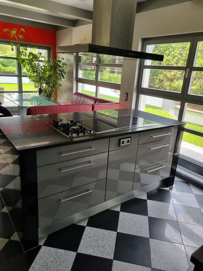 Prenájom domu 376 m², pozemok 300 m², Altdorf, Bádensko-Wurttembersko Prenájom domu 376 m², pozemok 300 m², Altdorf, Bádensko-Wurttembersko