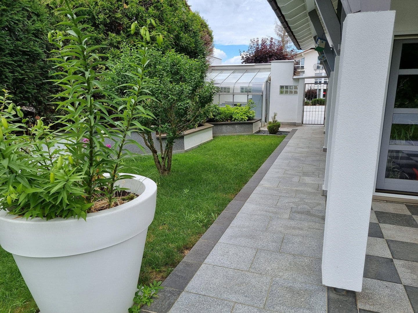 Prenájom domu 376 m², pozemok 300 m², Altdorf, Bádensko-Wurttembersko Prenájom domu 376 m², pozemok 300 m², Altdorf, Bádensko-Wurttembersko