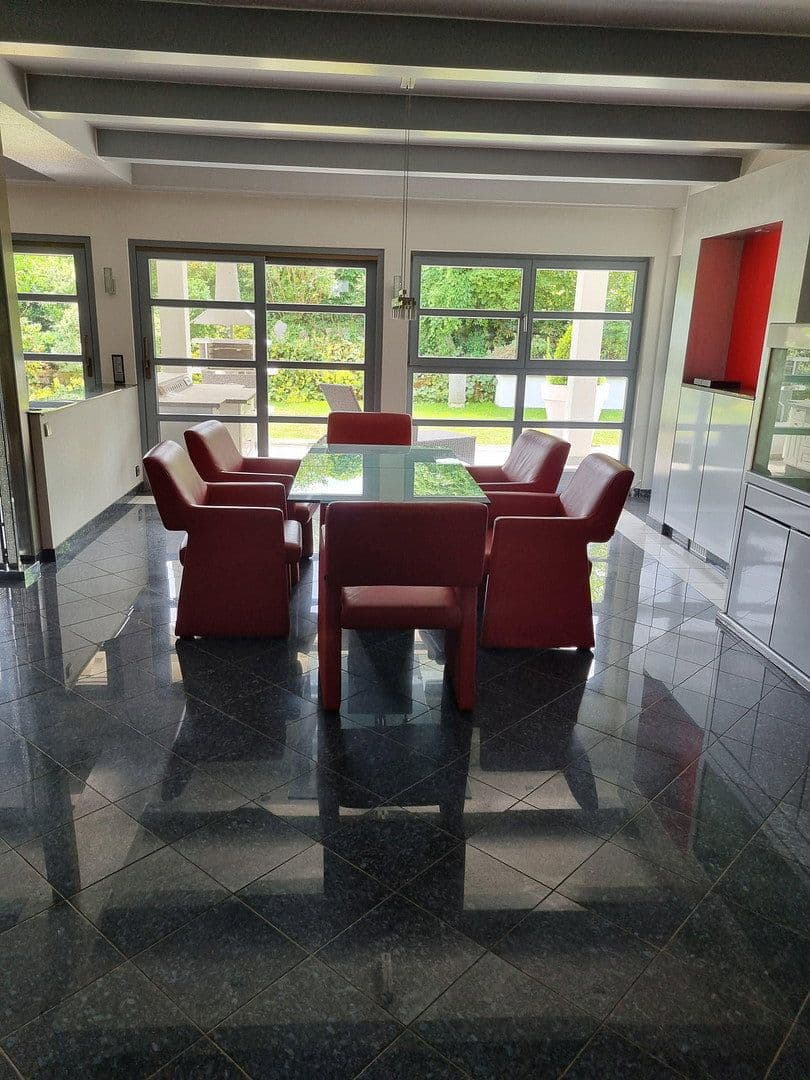 Prenájom domu 376 m², pozemok 300 m², Altdorf, Bádensko-Wurttembersko Prenájom domu 376 m², pozemok 300 m², Altdorf, Bádensko-Wurttembersko
