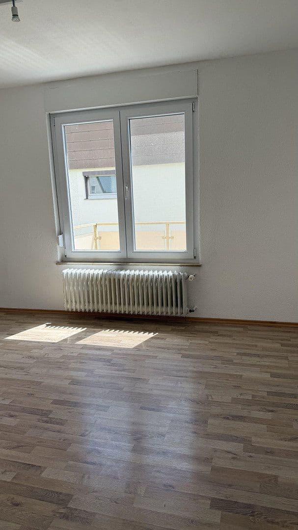 Prenájom bytu 3-izbový 72 m², Mögglingen, Bádensko-Wurttembersko Prenájom bytu 3-izbový 72 m², Mögglingen, Bádensko-Wurttembersko