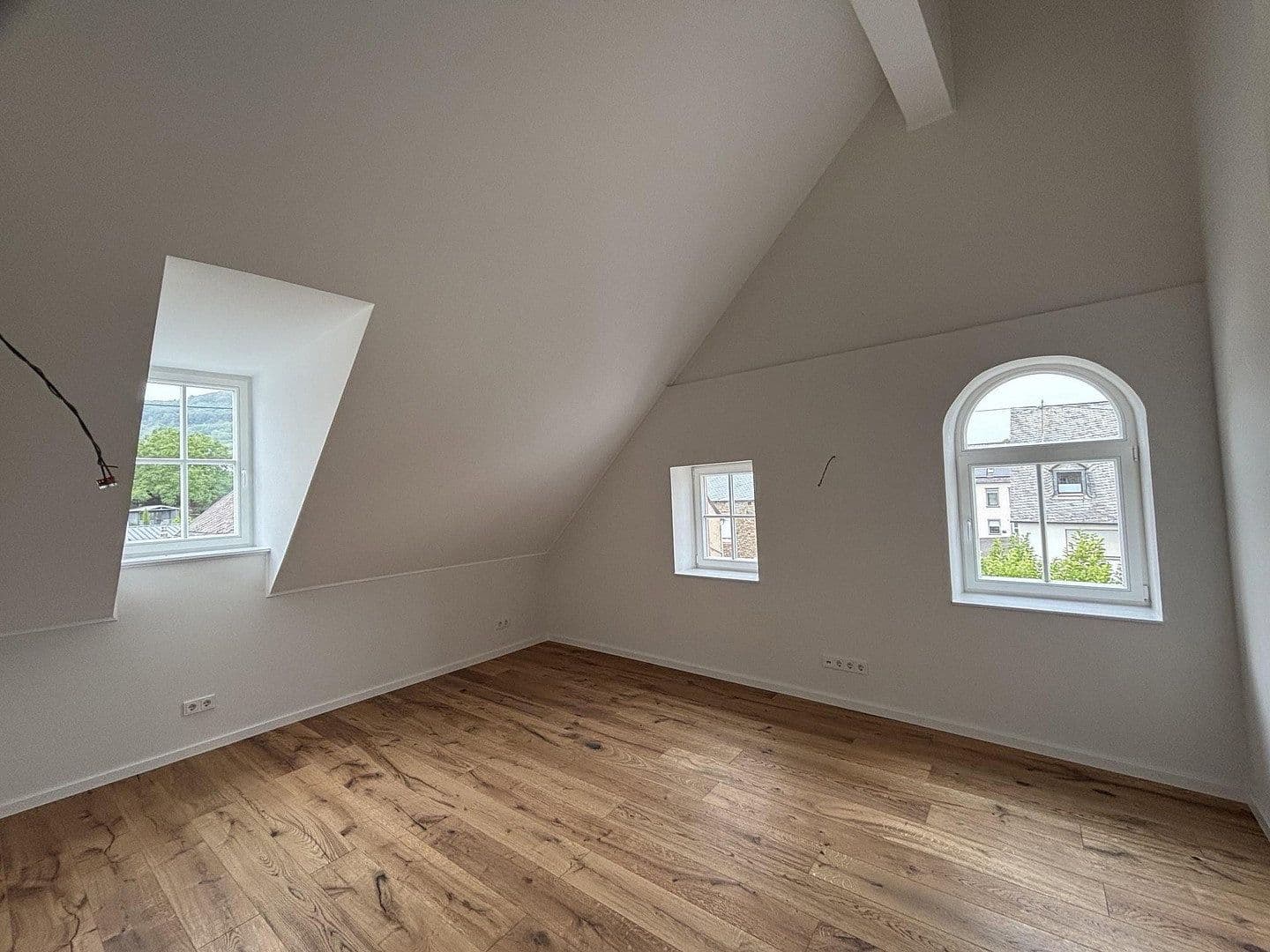 Prenájom bytu 5-izbový 150 m², Moselstraße 6, Osann-Monzel, Porýnie-Falcko Prenájom bytu 5-izbový 150 m², Moselstraße 6, Osann-Monzel, Porýnie-Falcko