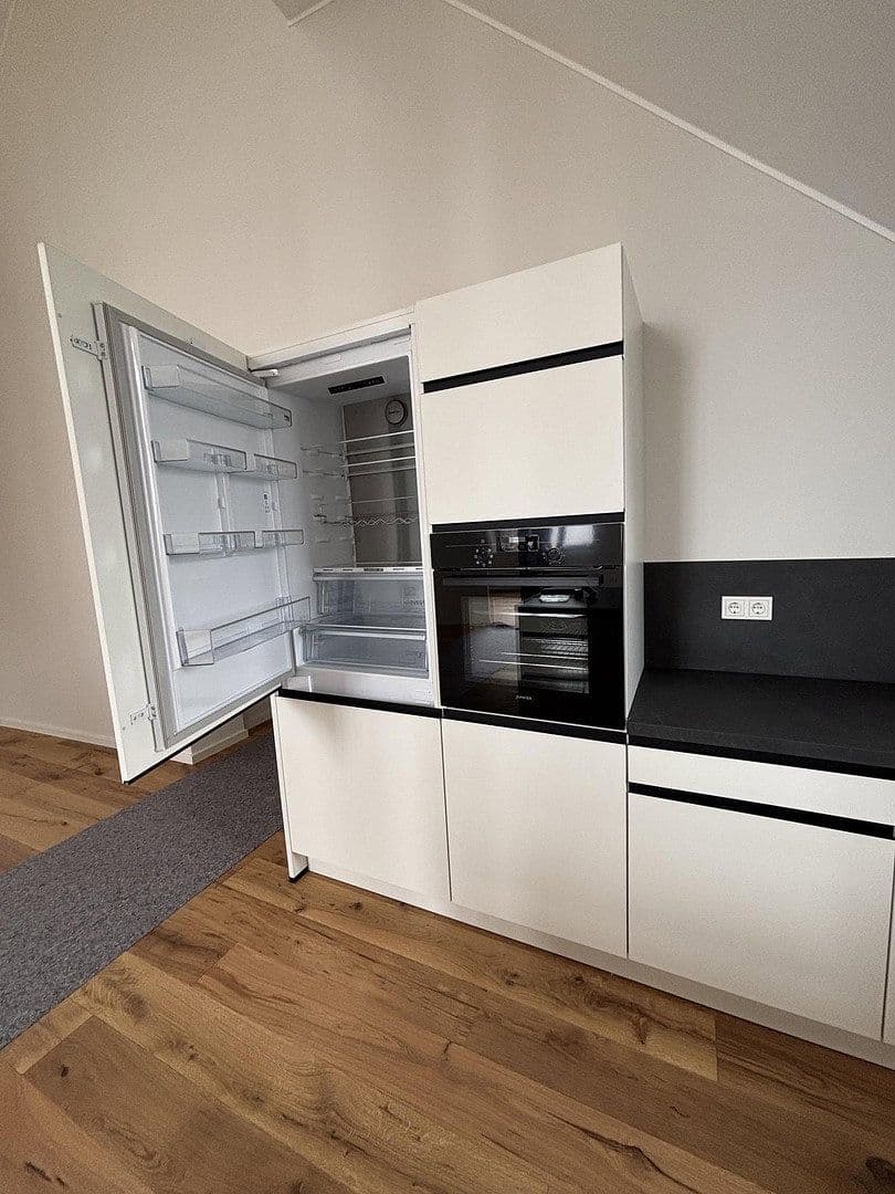 Prenájom bytu 5-izbový 150 m², Moselstraße 6, Osann-Monzel, Porýnie-Falcko Prenájom bytu 5-izbový 150 m², Moselstraße 6, Osann-Monzel, Porýnie-Falcko