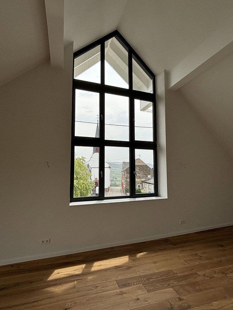Prenájom bytu 5-izbový 150 m², Moselstraße 6, Osann-Monzel, Porýnie-Falcko Prenájom bytu 5-izbový 150 m², Moselstraße 6, Osann-Monzel, Porýnie-Falcko