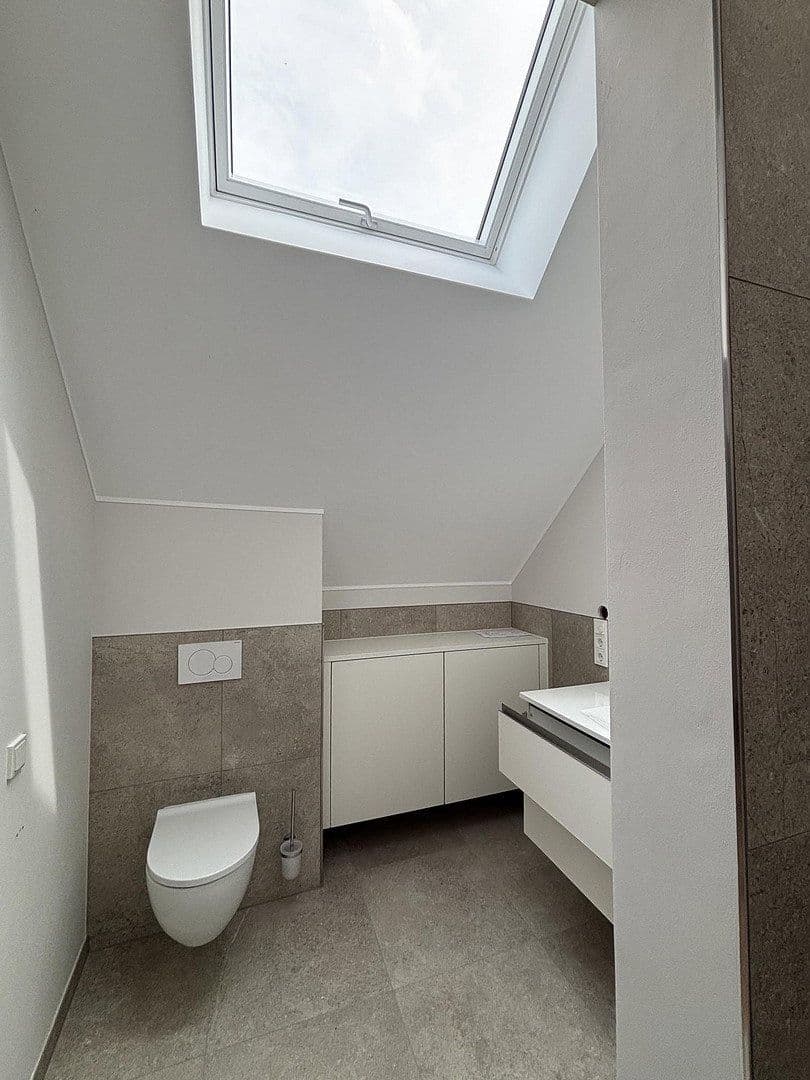 Prenájom bytu 5-izbový 150 m², Moselstraße 6, Osann-Monzel, Porýnie-Falcko Prenájom bytu 5-izbový 150 m², Moselstraße 6, Osann-Monzel, Porýnie-Falcko