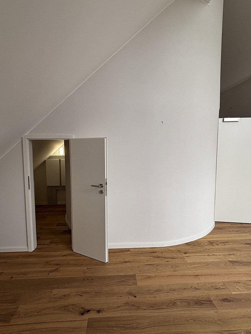 Prenájom bytu 5-izbový 150 m², Moselstraße 6, Osann-Monzel, Porýnie-Falcko Prenájom bytu 5-izbový 150 m², Moselstraße 6, Osann-Monzel, Porýnie-Falcko
