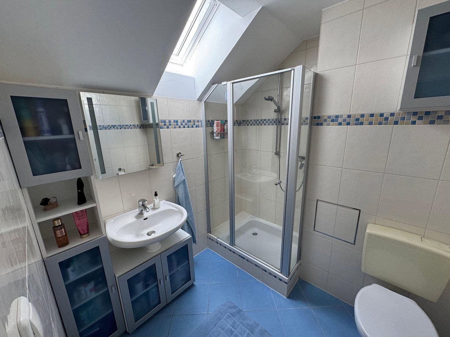Predaj domu 135 m², pozemok 325 m², Höhenkirchen-Siegertsbrunn, Bavorsko Predaj domu 135 m², pozemok 325 m², Höhenkirchen-Siegertsbrunn, Bavorsko