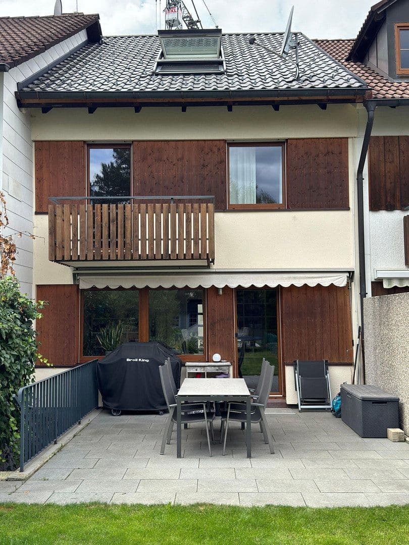 Predaj domu 135 m², pozemok 325 m², Höhenkirchen-Siegertsbrunn, Bavorsko Predaj domu 135 m², pozemok 325 m², Höhenkirchen-Siegertsbrunn, Bavorsko