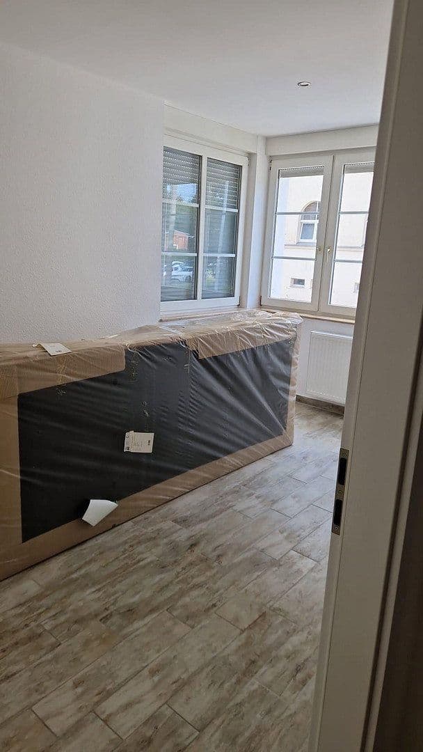 Prenájom bytu 5-izbový 140 m², Paul-Gruner-Straße 111, Chemnitz, Sasko Prenájom bytu 5-izbový 140 m², Paul-Gruner-Straße 111, Chemnitz, Sasko