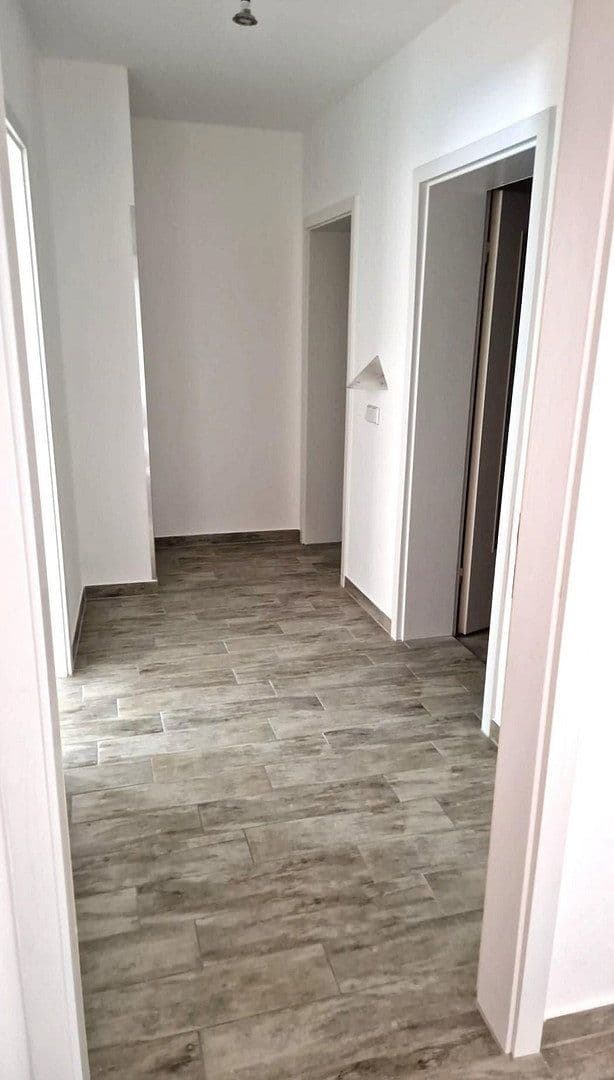 Prenájom bytu 5-izbový 140 m², Paul-Gruner-Straße 111, Chemnitz, Sasko Prenájom bytu 5-izbový 140 m², Paul-Gruner-Straße 111, Chemnitz, Sasko