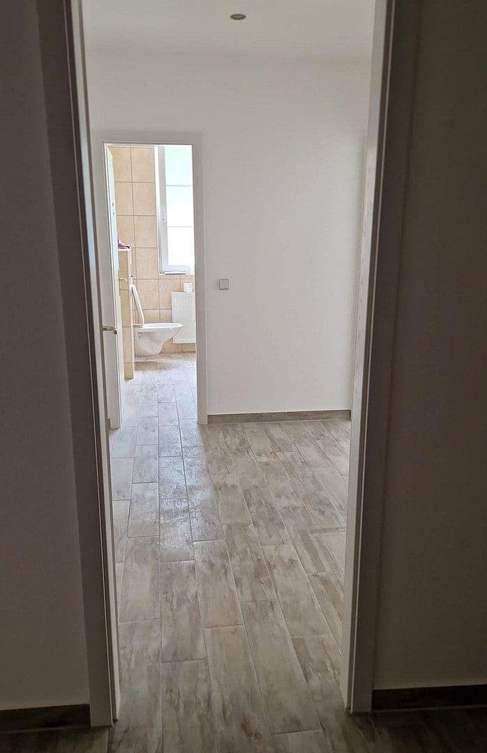 Prenájom bytu 5-izbový 140 m², Paul-Gruner-Straße 111, Chemnitz, Sasko Prenájom bytu 5-izbový 140 m², Paul-Gruner-Straße 111, Chemnitz, Sasko