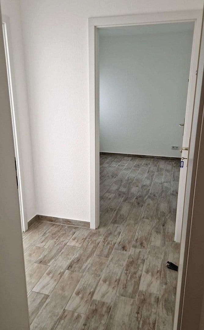Prenájom bytu 5-izbový 140 m², Paul-Gruner-Straße 111, Chemnitz, Sasko Prenájom bytu 5-izbový 140 m², Paul-Gruner-Straße 111, Chemnitz, Sasko