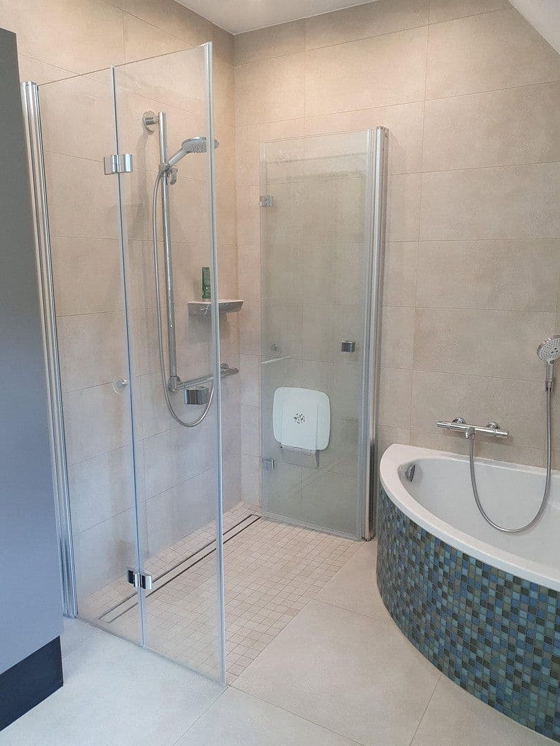Predaj domu 154 m², pozemok 541 m², Eckental, Bavorsko Predaj domu 154 m², pozemok 541 m², Eckental, Bavorsko