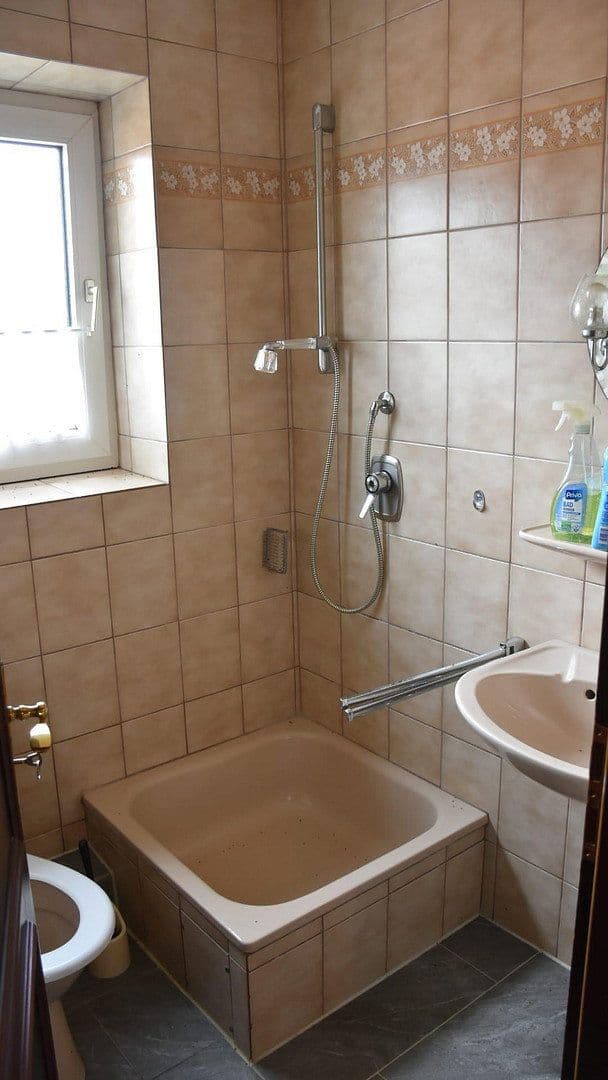 Predaj domu 235 m², pozemok 800 m², Haste, Dolné Sasko Predaj domu 235 m², pozemok 800 m², Haste, Dolné Sasko