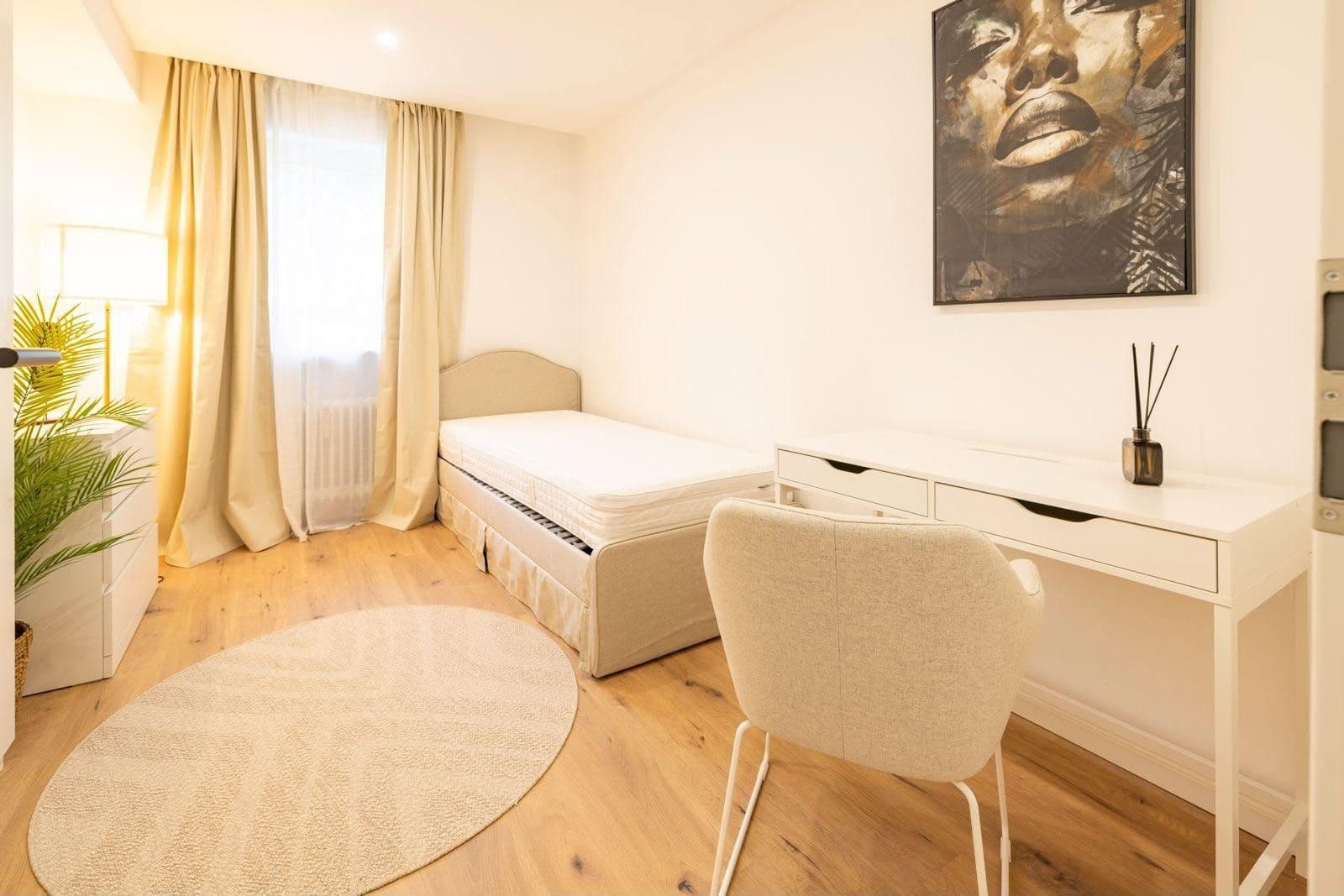 Prenájom bytu 92 m², Garmischer Straße 193, München, Bavorsko Prenájom bytu 92 m², Garmischer Straße 193, München, Bavorsko