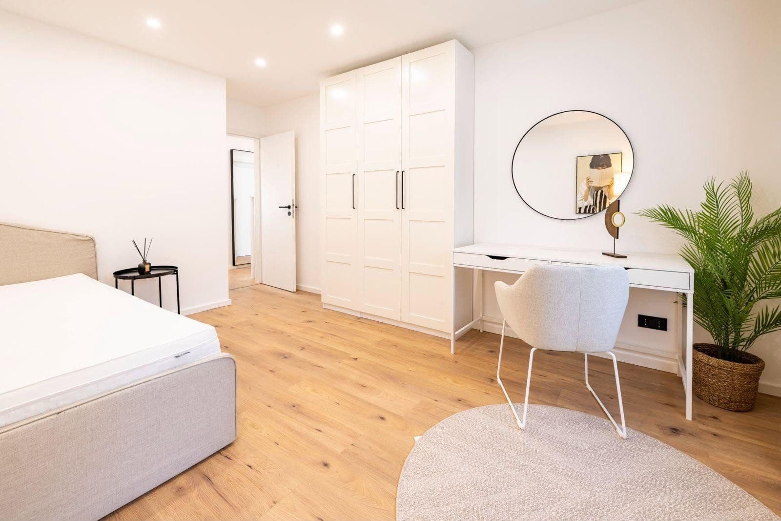 Prenájom bytu 92 m², Garmischer Straße 193, München, Bavorsko Prenájom bytu 92 m², Garmischer Straße 193, München, Bavorsko