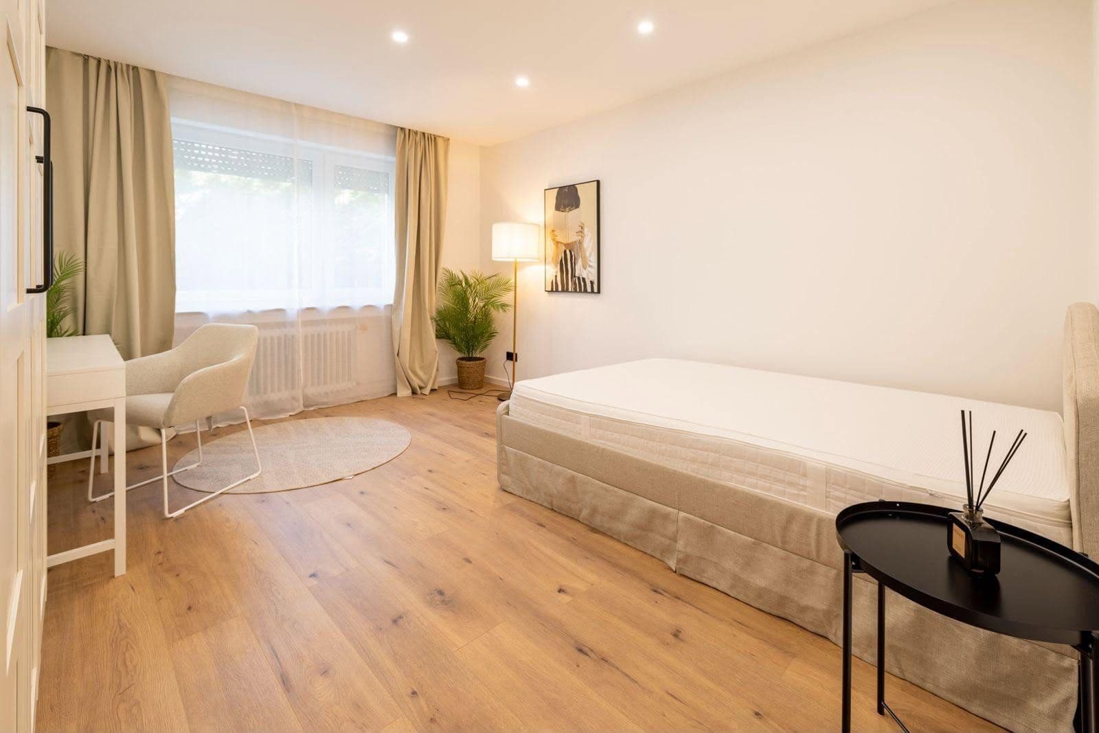 Prenájom bytu 92 m², Garmischer Straße 193, München, Bavorsko Prenájom bytu 92 m², Garmischer Straße 193, München, Bavorsko