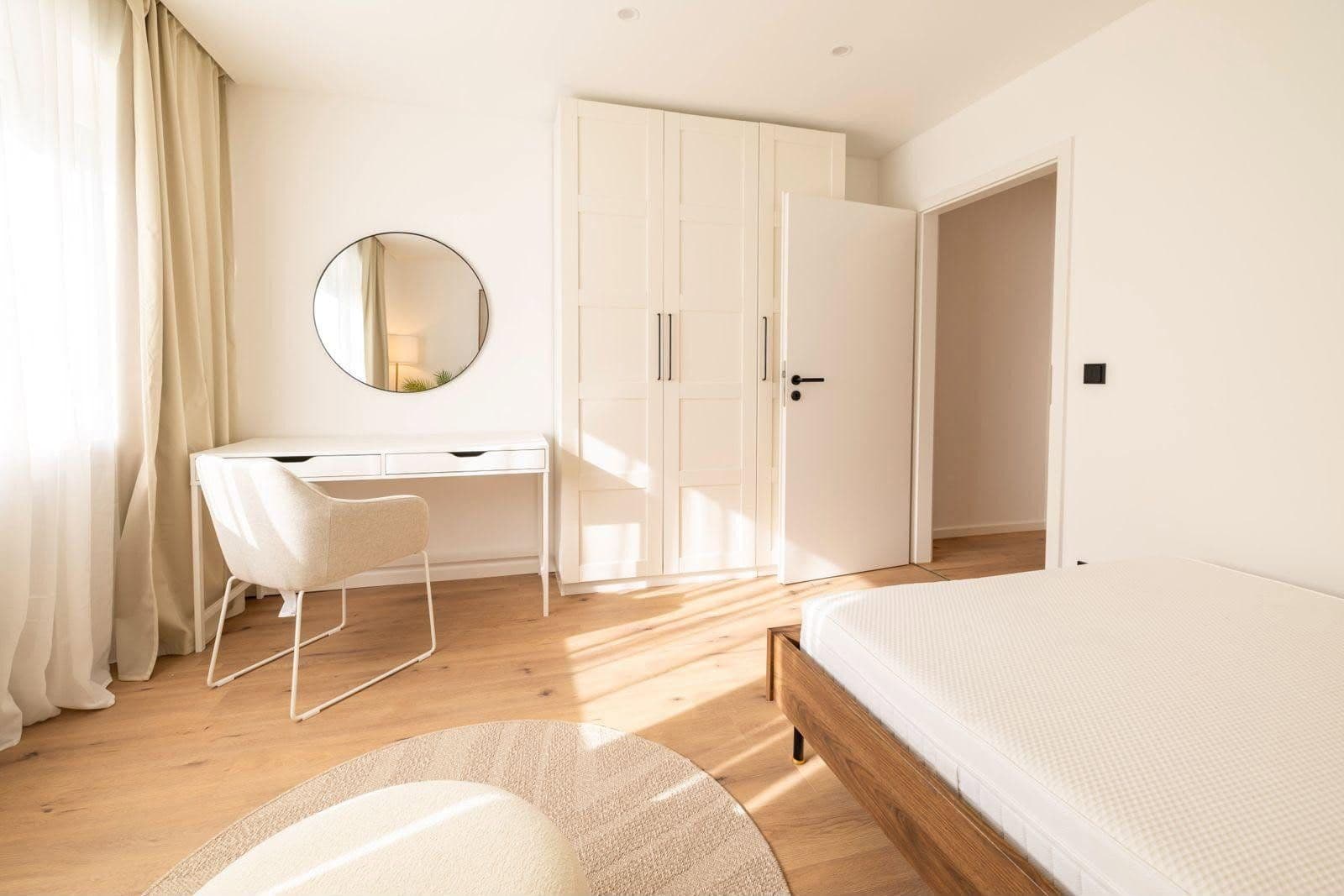 Prenájom bytu 92 m², Garmischer Straße 193, München, Bavorsko Prenájom bytu 92 m², Garmischer Straße 193, München, Bavorsko