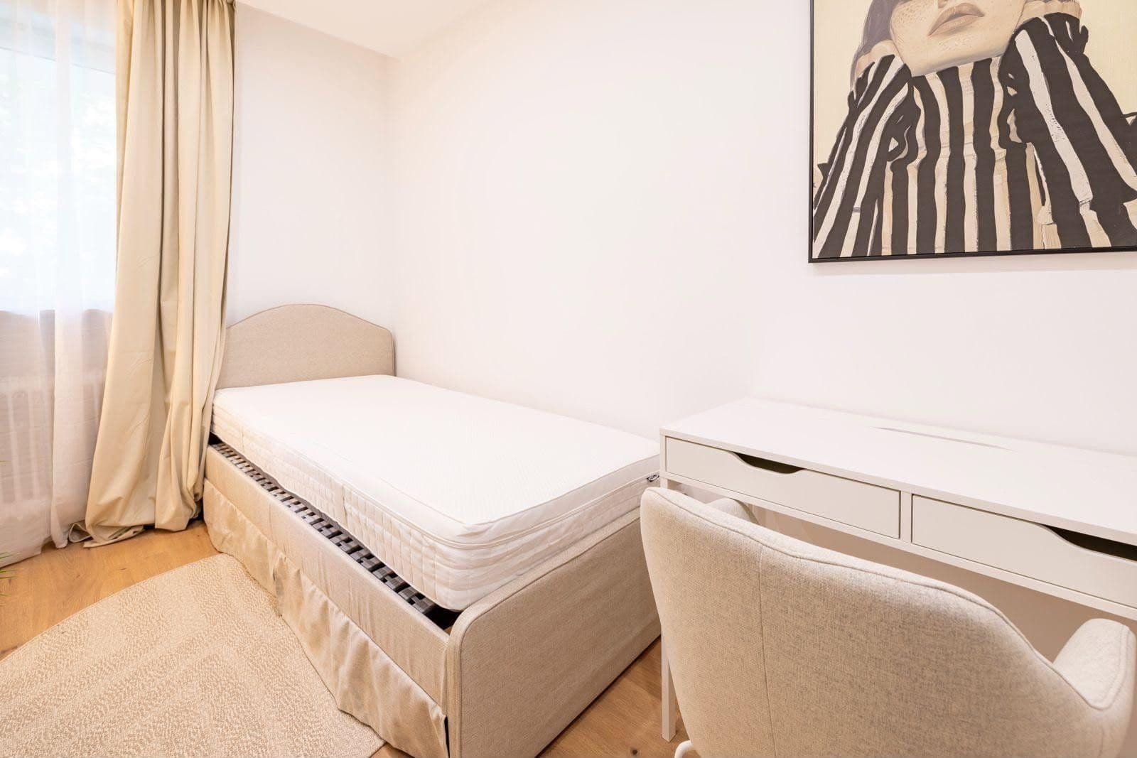 Prenájom bytu 92 m², Garmischer Straße 193, München, Bavorsko Prenájom bytu 92 m², Garmischer Straße 193, München, Bavorsko