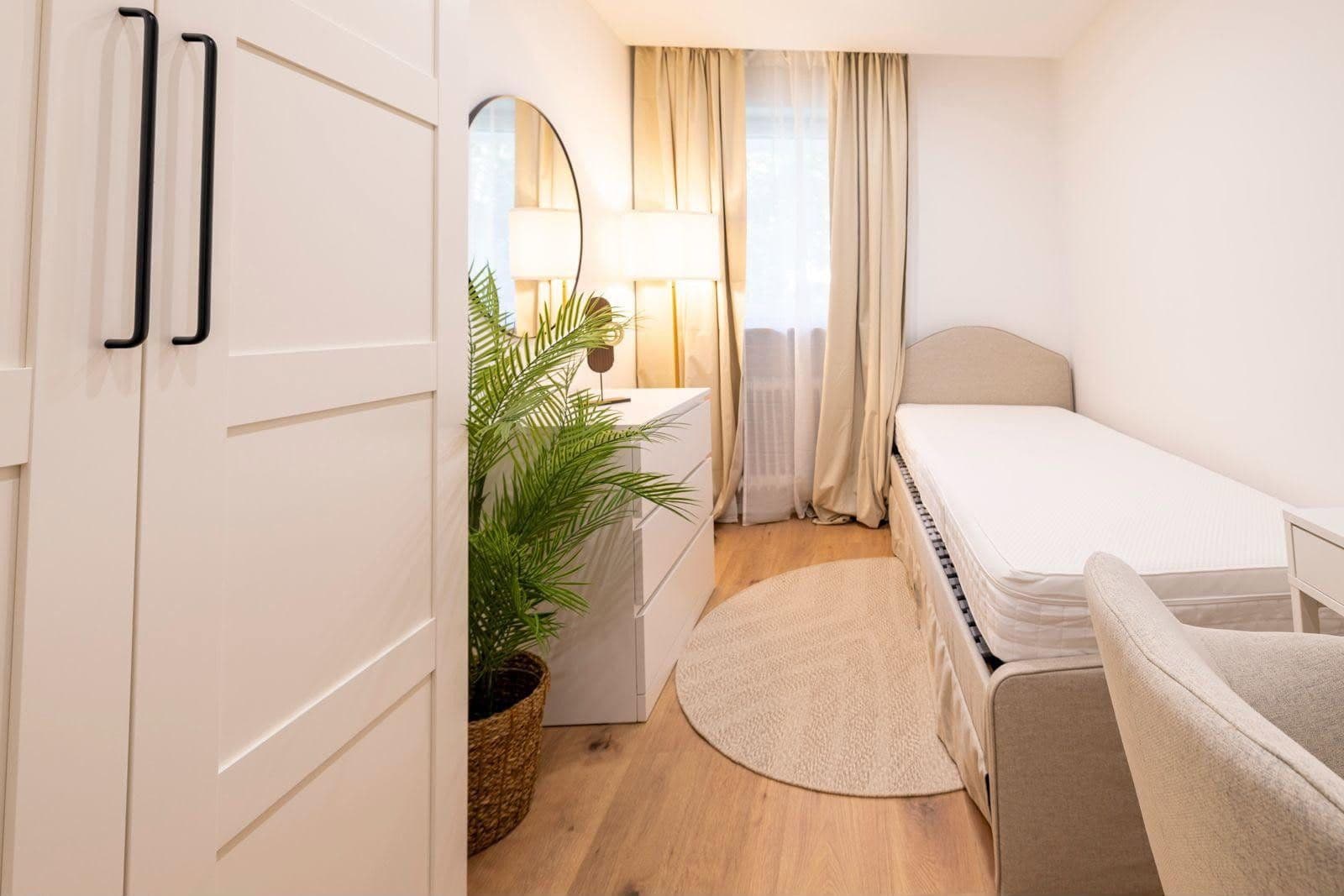 Prenájom bytu 92 m², Garmischer Straße 193, München, Bavorsko Prenájom bytu 92 m², Garmischer Straße 193, München, Bavorsko