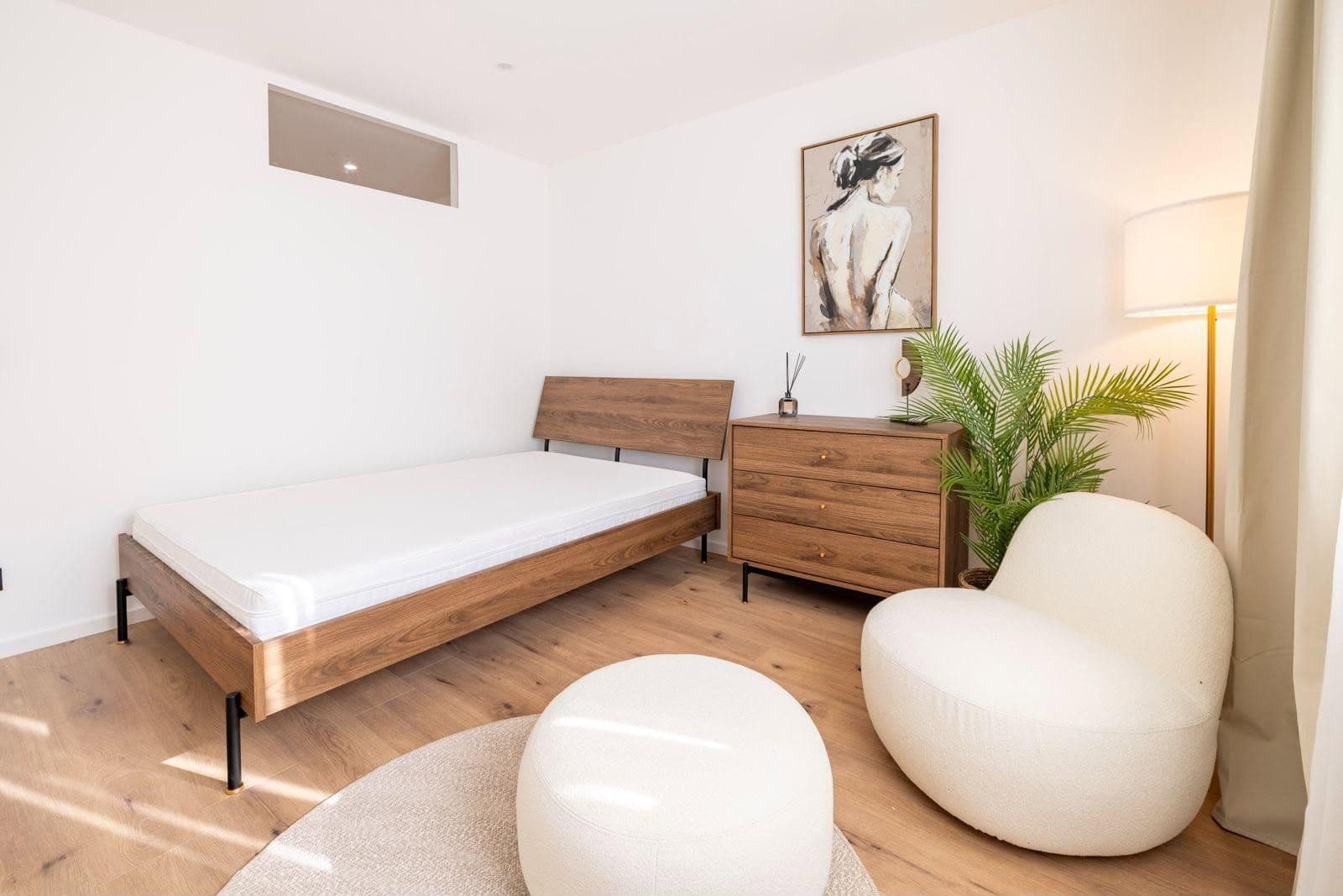 Prenájom bytu 92 m², Garmischer Straße 193, München, Bavorsko Prenájom bytu 92 m², Garmischer Straße 193, München, Bavorsko