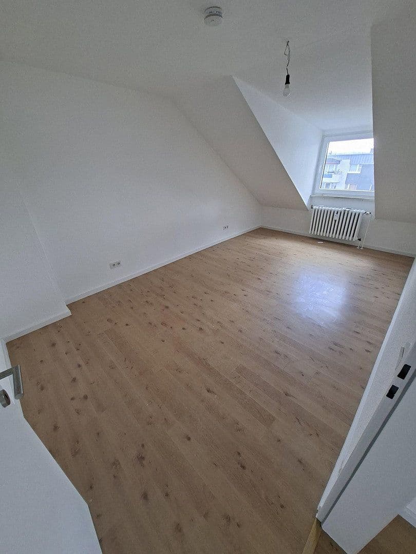 Prenájom bytu 3-izbový 82 m², Haupstr. 48, Solingen, Severné Porýnie - Westfálsko Prenájom bytu 3-izbový 82 m², Haupstr. 48, Solingen, Severné Porýnie - Westfálsko