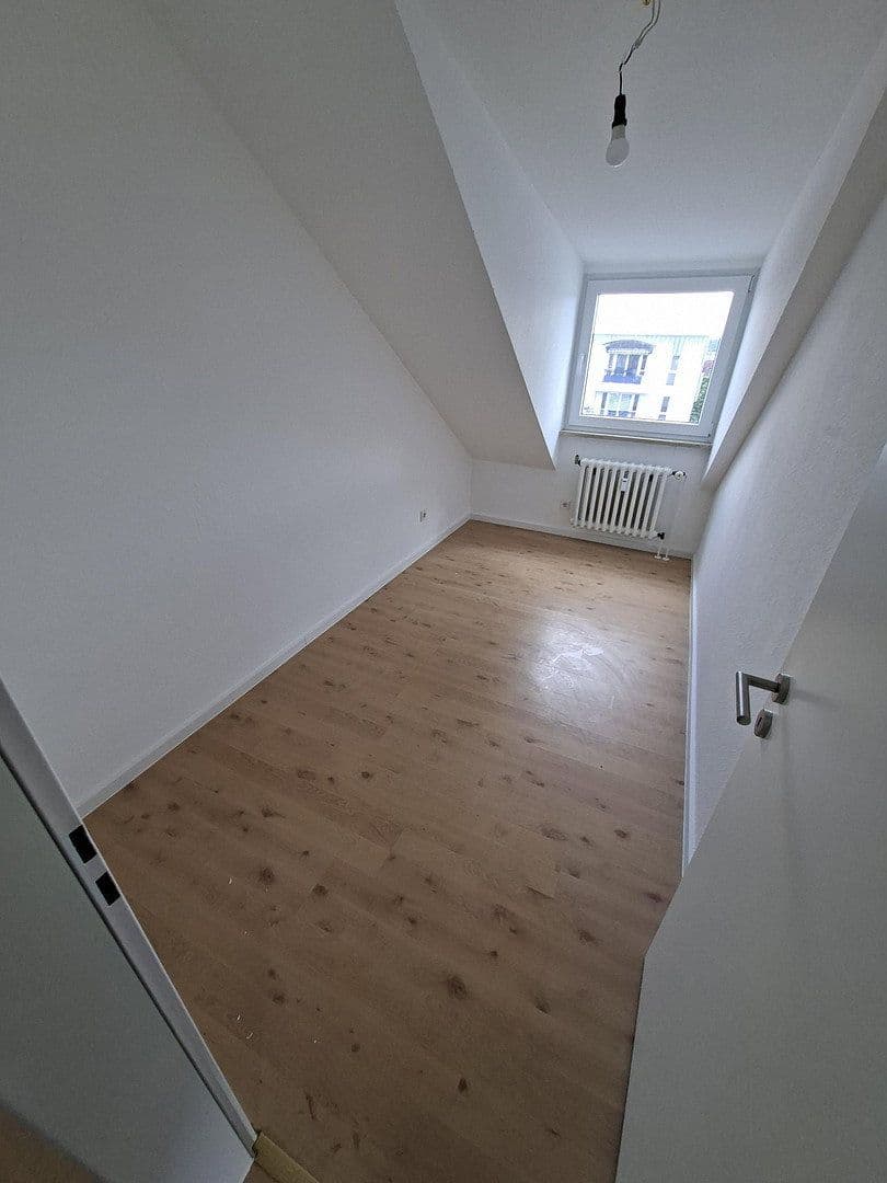 Prenájom bytu 3-izbový 82 m², Haupstr. 48, Solingen, Severné Porýnie - Westfálsko Prenájom bytu 3-izbový 82 m², Haupstr. 48, Solingen, Severné Porýnie - Westfálsko