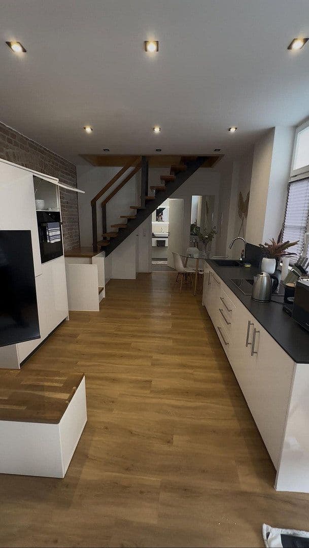Prenájom bytu 4-izbový 78 m², Lothringerstrasse 25, Wiesbaden, Hesensko Prenájom bytu 4-izbový 78 m², Lothringerstrasse 25, Wiesbaden, Hesensko