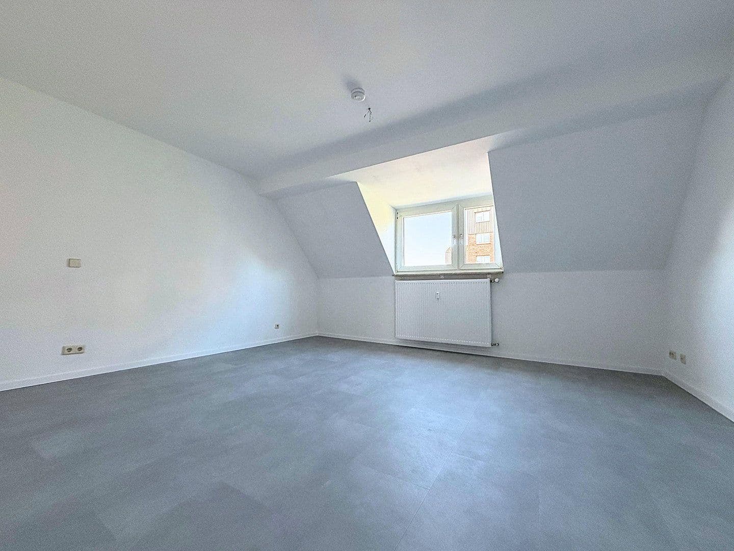 Prenájom bytu 3-izbový 83 m², Von-der-Mark-Str. 37, Duisburg, Severné Porýnie - Westfálsko Prenájom bytu 3-izbový 83 m², Von-der-Mark-Str. 37, Duisburg, Severné Porýnie - Westfálsko