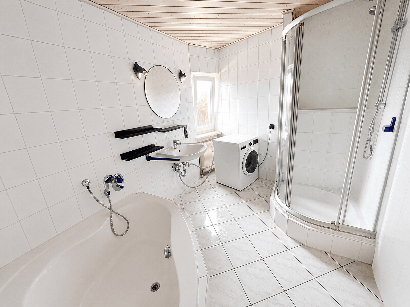 Prenájom bytu 4-izbový 137 m², Sprendlinger Strasse 5, Pfaffen-Schwabenheim, Porýnie-Falcko Prenájom bytu 4-izbový 137 m², Sprendlinger Strasse 5, Pfaffen-Schwabenheim, Porýnie-Falcko