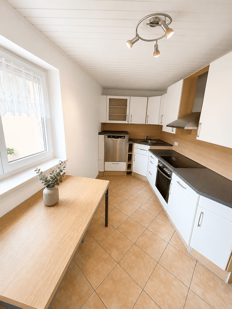 Prenájom bytu 4-izbový 137 m², Sprendlinger Strasse 5, Pfaffen-Schwabenheim, Porýnie-Falcko Prenájom bytu 4-izbový 137 m², Sprendlinger Strasse 5, Pfaffen-Schwabenheim, Porýnie-Falcko