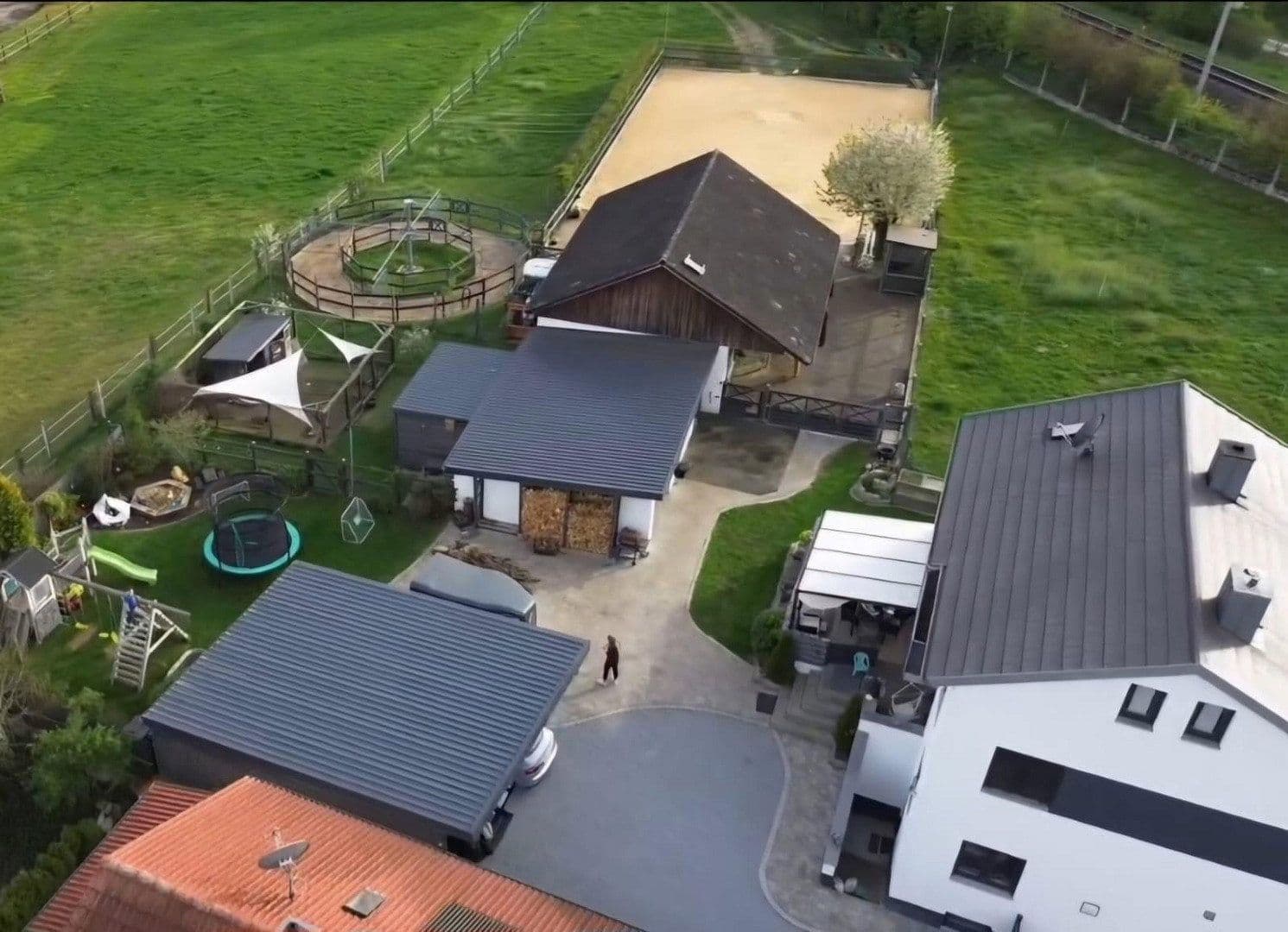 Predaj domu 115 m², pozemok 2.966 m², Abensberg, Bavorsko Predaj domu 115 m², pozemok 2.966 m², Abensberg, Bavorsko