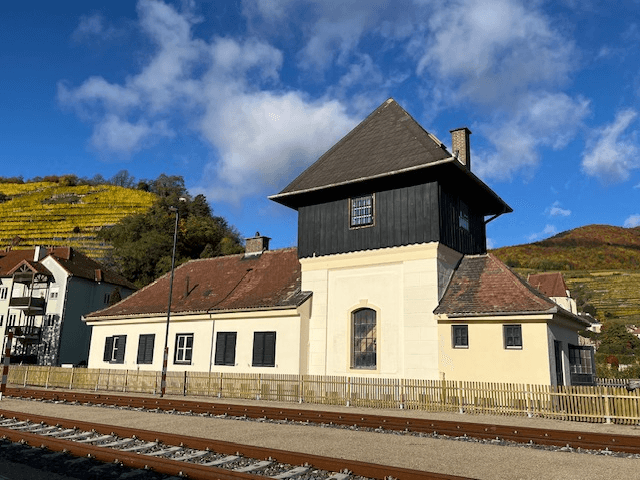 Predaj domu 145 m², pozemok 705 m², Bahnhofstr. 2, Spitz, Dolné Rakúsko Predaj domu 145 m², pozemok 705 m², Bahnhofstr. 2, Spitz, Dolné Rakúsko