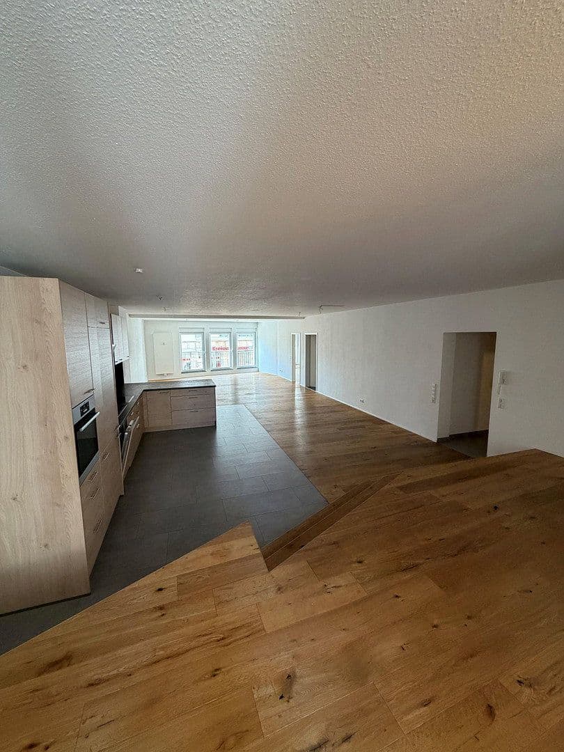 Prenájom bytu 3-izbový 164 m², Stuttgarter Straße 23, Weil der Stadt, Bádensko-Wurttembersko Prenájom bytu 3-izbový 164 m², Stuttgarter Straße 23, Weil der Stadt, Bádensko-Wurttembersko