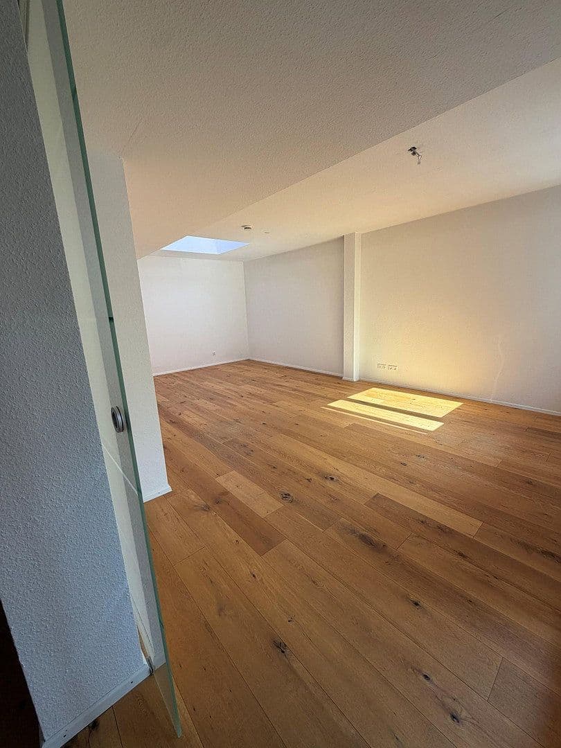 Prenájom bytu 3-izbový 164 m², Stuttgarter Straße 23, Weil der Stadt, Bádensko-Wurttembersko Prenájom bytu 3-izbový 164 m², Stuttgarter Straße 23, Weil der Stadt, Bádensko-Wurttembersko