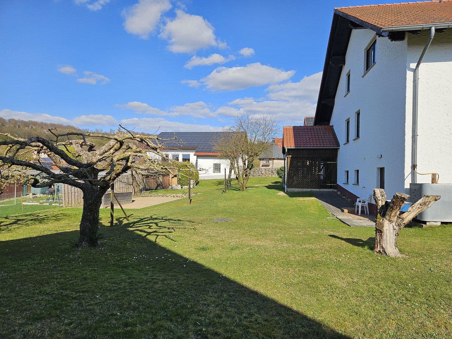 Predaj domu 190 m², pozemok 1.263 m², Frielendorf, Hesensko Predaj domu 190 m², pozemok 1.263 m², Frielendorf, Hesensko