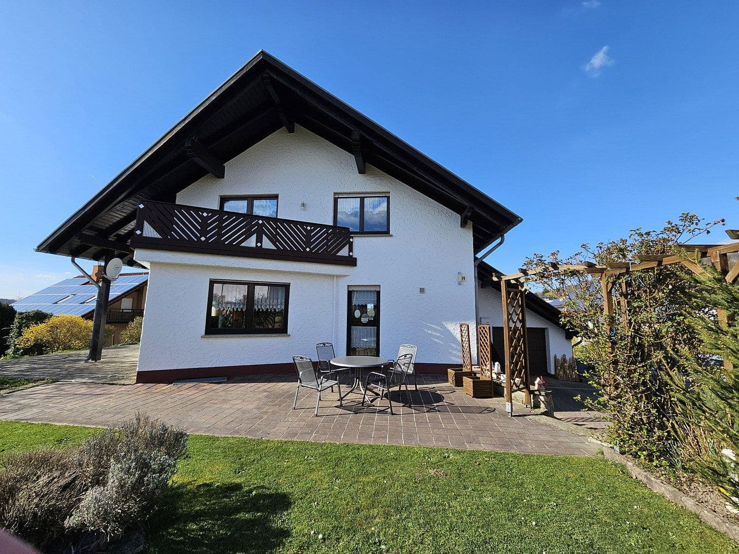 Predaj domu 190 m², pozemok 1.263 m², Frielendorf, Hesensko Predaj domu 190 m², pozemok 1.263 m², Frielendorf, Hesensko