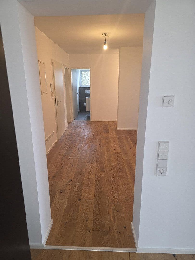 Prenájom bytu 5-izbový 135 m², Camererweg 42, Esslingen am Neckar, Bádensko-Wurttembersko Prenájom bytu 5-izbový 135 m², Camererweg 42, Esslingen am Neckar, Bádensko-Wurttembersko