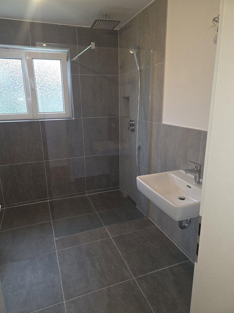 Prenájom bytu 5-izbový 135 m², Camererweg 42, Esslingen am Neckar, Bádensko-Wurttembersko Prenájom bytu 5-izbový 135 m², Camererweg 42, Esslingen am Neckar, Bádensko-Wurttembersko