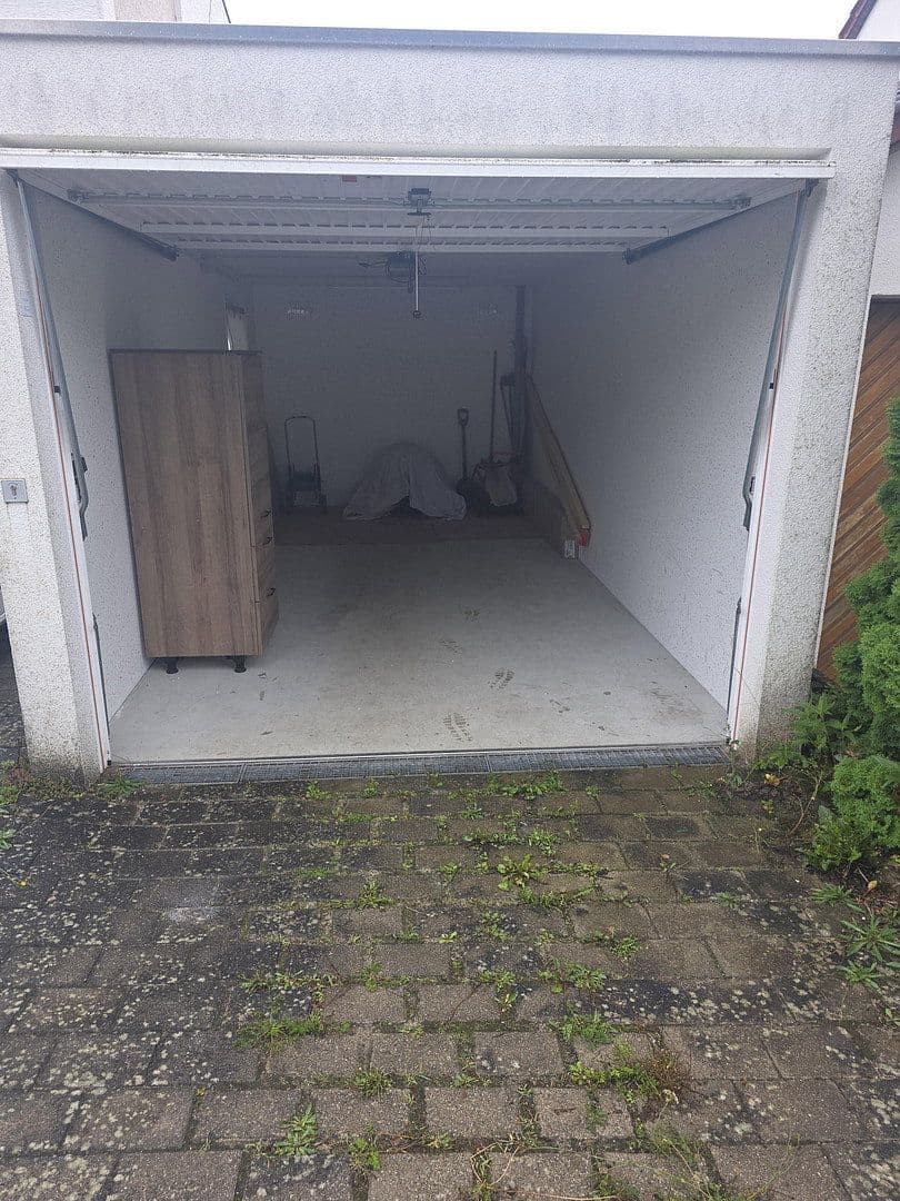 Prenájom bytu 5-izbový 135 m², Camererweg 42, Esslingen am Neckar, Bádensko-Wurttembersko Prenájom bytu 5-izbový 135 m², Camererweg 42, Esslingen am Neckar, Bádensko-Wurttembersko