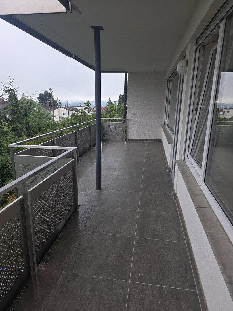 Prenájom bytu 5-izbový 135 m², Camererweg 42, Esslingen am Neckar, Bádensko-Wurttembersko Prenájom bytu 5-izbový 135 m², Camererweg 42, Esslingen am Neckar, Bádensko-Wurttembersko
