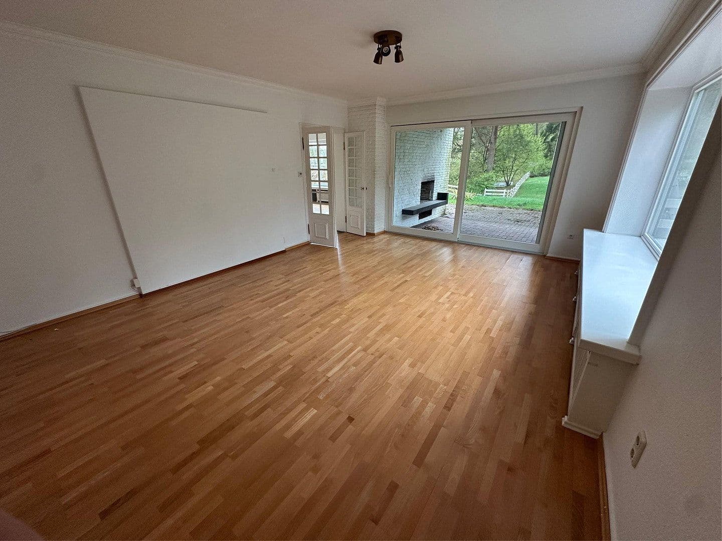 Prenájom domu 170 m², pozemok 1.400 m², Bendestorf, Dolné Sasko Prenájom domu 170 m², pozemok 1.400 m², Bendestorf, Dolné Sasko
