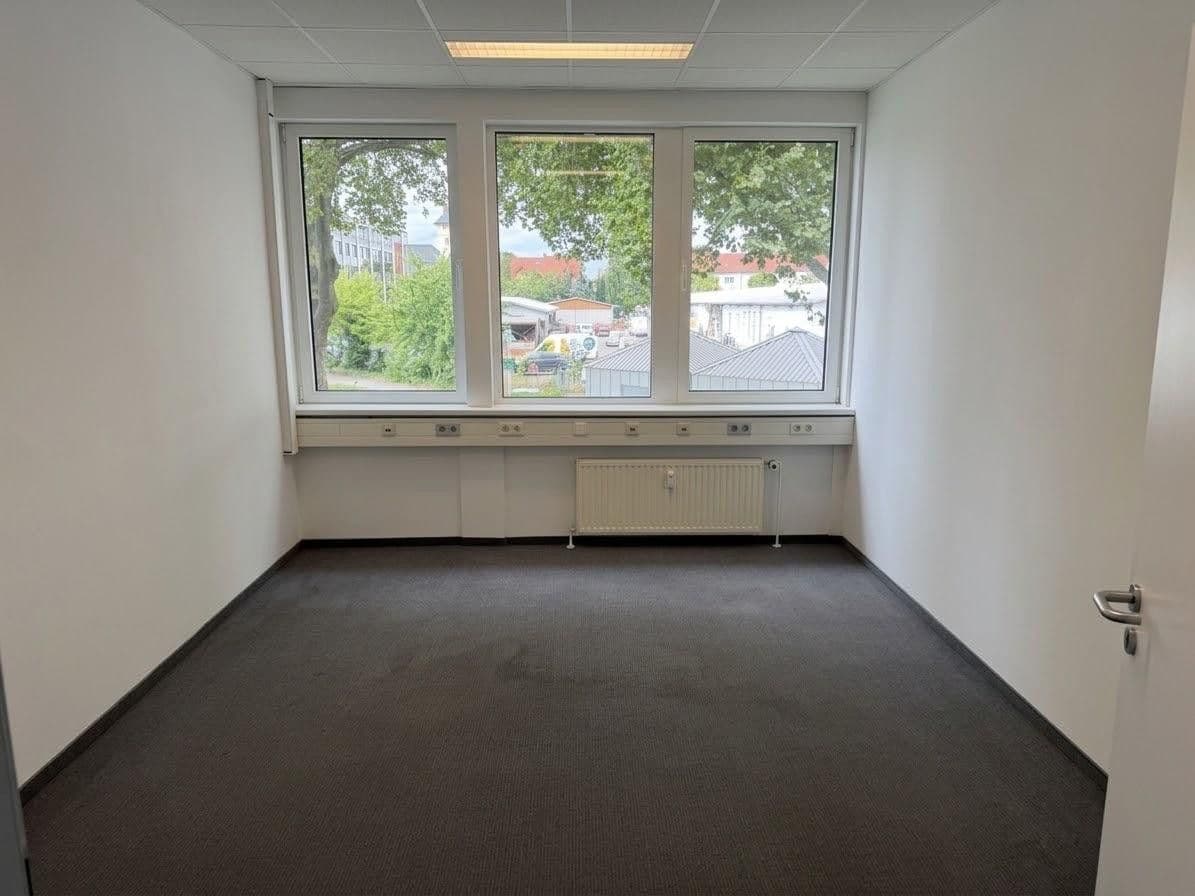Prenájom kancelárie 17 m², Schwiesaustr. 11, Magdeburg, Sasko-Anhaltsko Prenájom kancelárie 17 m², Schwiesaustr. 11, Magdeburg, Sasko-Anhaltsko