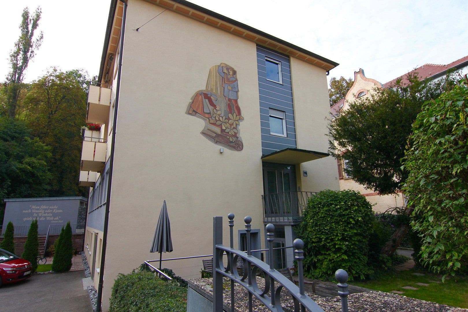 Prenájom bytu 4-izbový 189 m², Stuttgart, Bádensko-Wurttembersko Prenájom bytu 4-izbový 189 m², Stuttgart, Bádensko-Wurttembersko