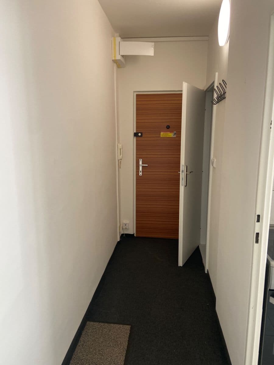 Prenájom bytu 1-izbový 38 m², Stavbařů, Roudnice nad Labem, Ústecký kraj Prenájom bytu 1-izbový 38 m², Stavbařů, Roudnice nad Labem, Ústecký kraj